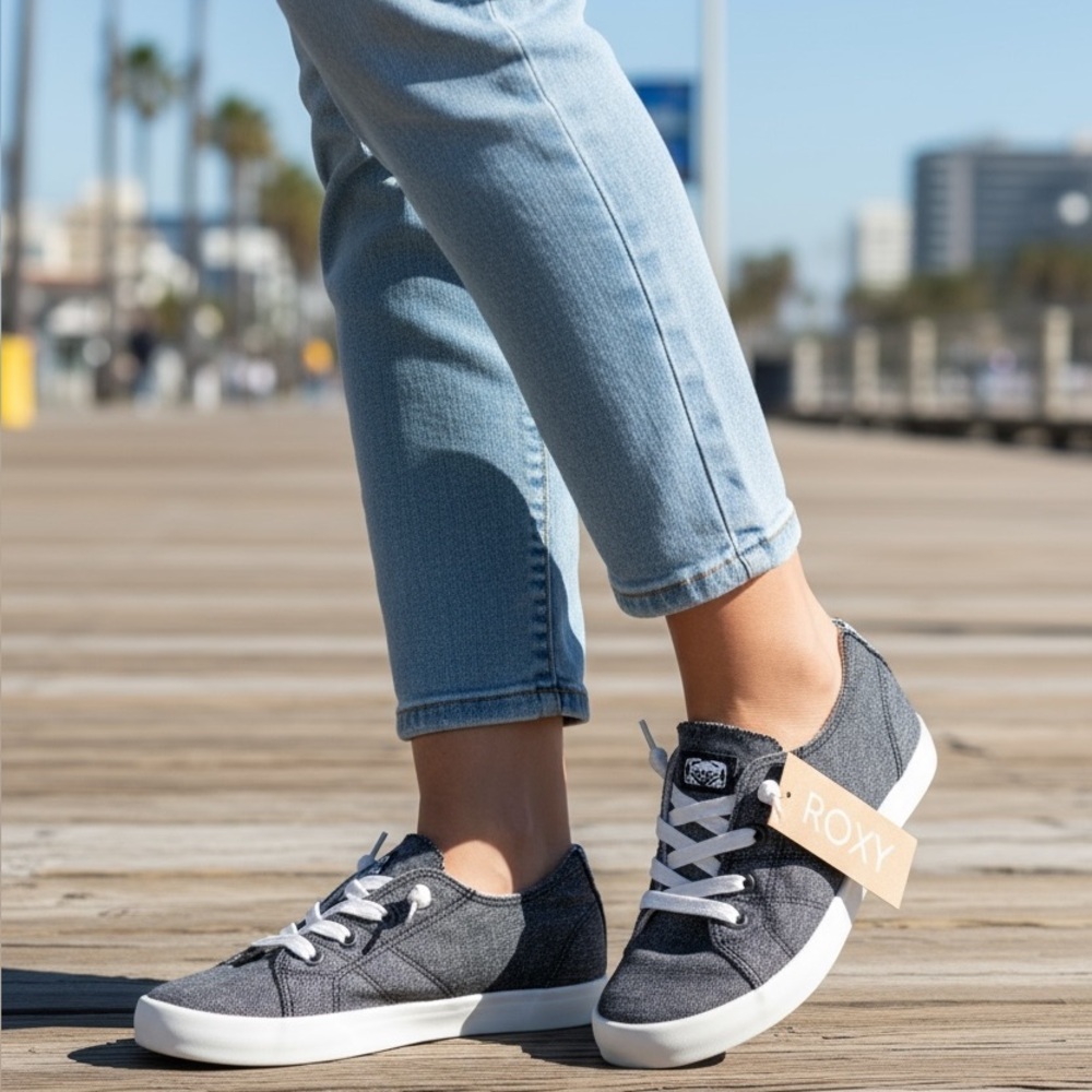 NWT Roxy Women’s Casual Lace-Up Sneakers Black Denim Slip-On Size 6.5